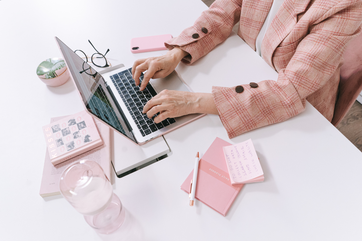 Strona internetowa dla copywritera – co powinna zawierać